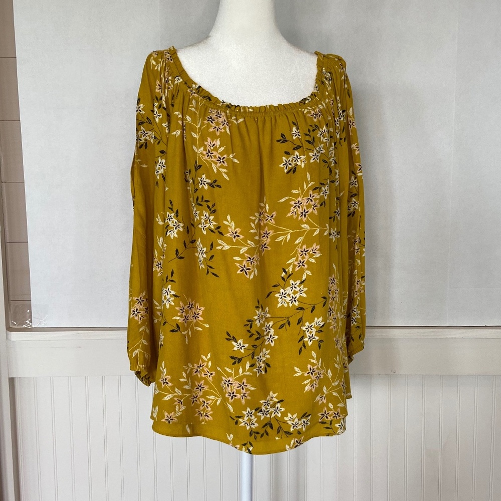 Boho tan floral Sanctuary Women’s flowy Feminine  Blouse Sz L